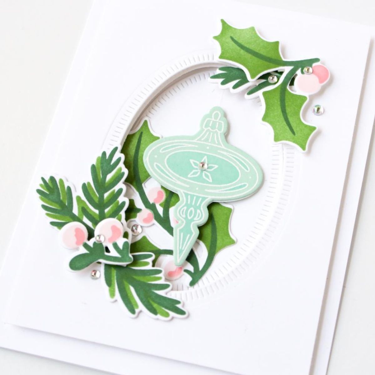 Pinkfresh Studio Festive Leaves stencils & die